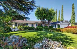 26 Ravenhill Ln, Moraga, CA 94556