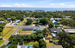 203 S 6th Street, Rockport, TX 78382