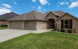 1213 Bradley Street, Centerton, AR 72719