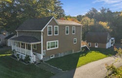11 Ash Street, Londonderry, NH 03053