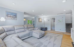 2 Timberland Pass, Chappaqua, NY 10514