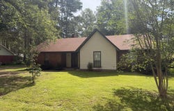 141 Plum Tree Road, Brandon, MS 39047