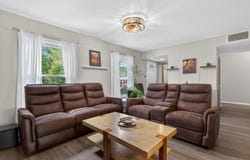 1345 Devonshire Lane, Hoffman Estates, IL 60169