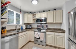 812 E JOHNSONWAY Dr, Sandy, UT 84094