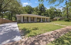 2660 Woodcliff Drive E, Mobile, AL 36693