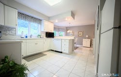 4 Kimberwick Court, Middlebury, CT 06762