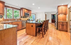 12 Fort Apache Dr, Franklin, MA 02038