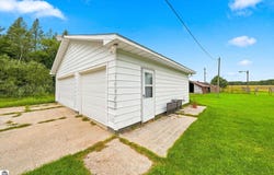 3433 E 46 Road, Cadillac, MI 49601