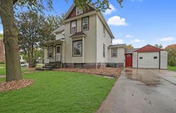 412 E 4th Street, Readlyn, IA 50668