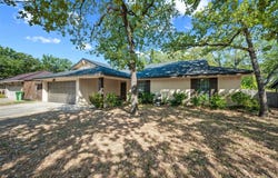 608 Ridgewood Circle, Hurst, TX 76054
