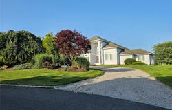 18 Pine Tree Lane, Westhampton, NY 11977