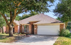 605 Oakbrook Drive, Burleson, TX 76028