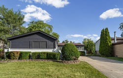 160 Lancaster Lane, Des Plaines, IL 60018