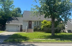9 Wallace Ln, Woodland Park, NJ 07424-2622