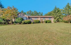311 Foxcroft Dr, Blue Ridge, VA 24064