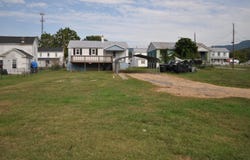 151 E CRAIG ST, CRAIGSVILLE, VA 24430