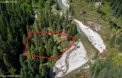 10267 Upper Pack River Rd, Sandpoint, ID 83864