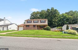 737 FOX CHASE Circle, BEAR, DE 19701
