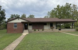 206 Pecan Street, Marshall, AR 72650
