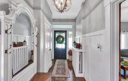 16 E Gaskill Ave, Jeannette, PA 15644
