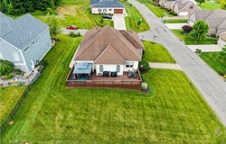 101 Quaker Ridge Ct, Beaver, PA 15009