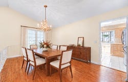 495 E Park Manor Court, Elmhurst, IL 60126