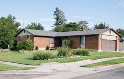 1157 E CREEKVIEW Dr, Fruit Heights, UT 84037