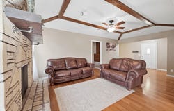 2 E Frontier Ln, Rose Hill, KS 67133-9445