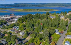 910 N 8TH St, CoosBay, OR 97420