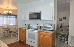 41 7th St E, Nokomis, FL 34275
