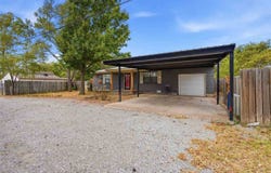 409 1/2 Pecan Ave, Cache, OK 73527