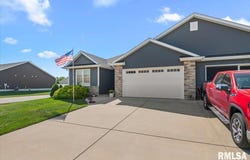 4820 CHESTNUT Drive, Springfield, IL 62711