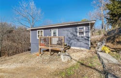 6 Fuller Street, Eureka Springs, AR 72632