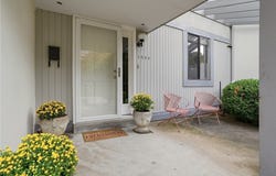 1559 Pinehurst Dr, Upper St Clair, PA 15241