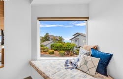4175 N HIGHWAY 101, DepoeBay, OR 97341
