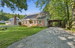 137 Parker Rd, Lancaster, MA 01523