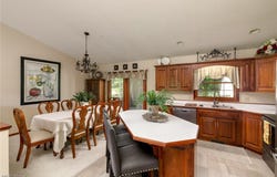 887 Manor Circle, Howard, OH 43028