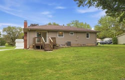 615 Sunset LN, Overbrook, KS 66524