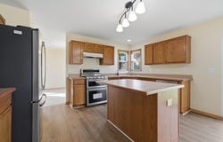 515 Meadow Lane, Harvard, IL 60033