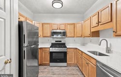 14300 GRAPE HOLLY Grove, CENTREVILLE, VA 20121
