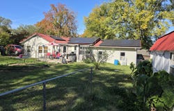 312 S Oak Avenue, Aurora, MO 65605