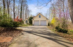 553 Hidden Valleys Rd, Palmyra, VA 22963