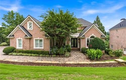 8360 Kenningston Way, Duluth, GA 30097