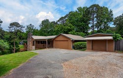 180 Old House Road, Hamilton, GA 31811