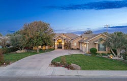 2527 Meadow View Dr., Hanford, CA 93230