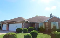 3877 S Cottage Avenue, Springfield, MO 65807