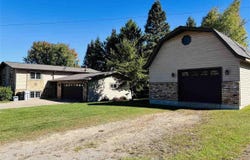 635 8th St NW, Chisholm, MN 55719