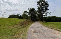 DEE MOORE Rd, Selmer, TN 38375