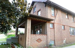 812 S Locust Avenue, Freeport, IL 61032