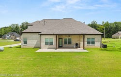 230 Centerline Roper Loop, Byhalia, MS 38611